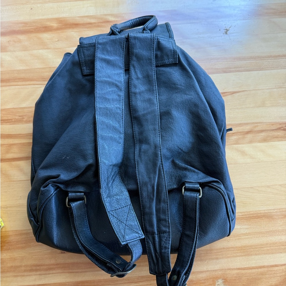 90s Black Leather Drawstring Backpack - Picture 5 of 8